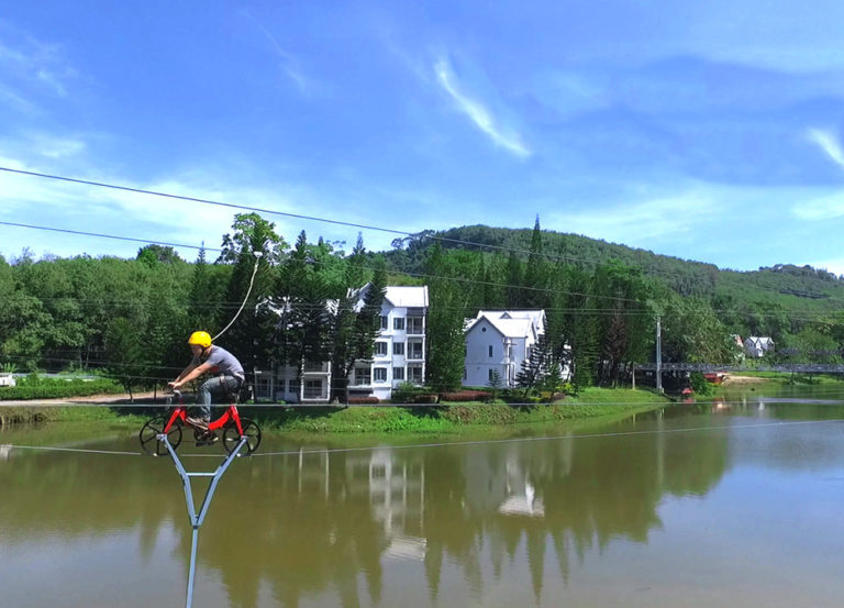 Brookside Valley Resort Hotel in Rayong: Sky Riding
