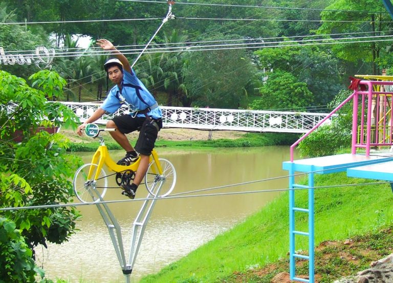 Brookside Valley Resort Hotel in Rayong: Sky Riding