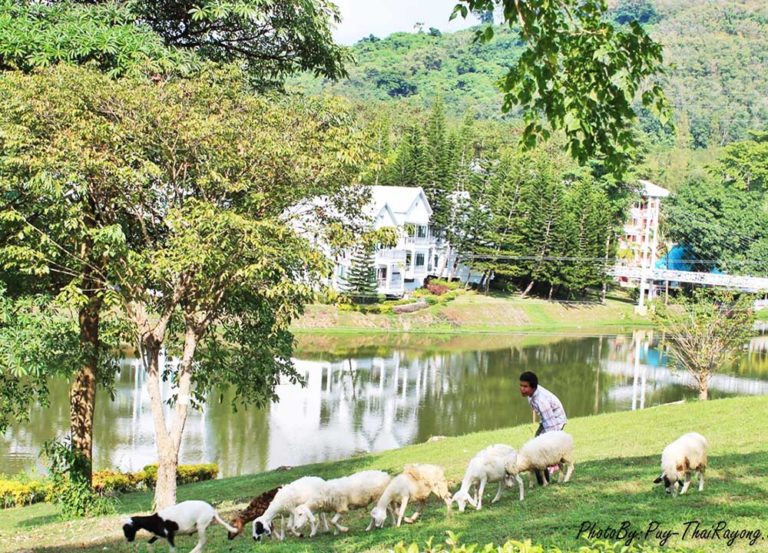 Brookside Valley Resort Hotel in Rayong: Uncle Sam’s Farm